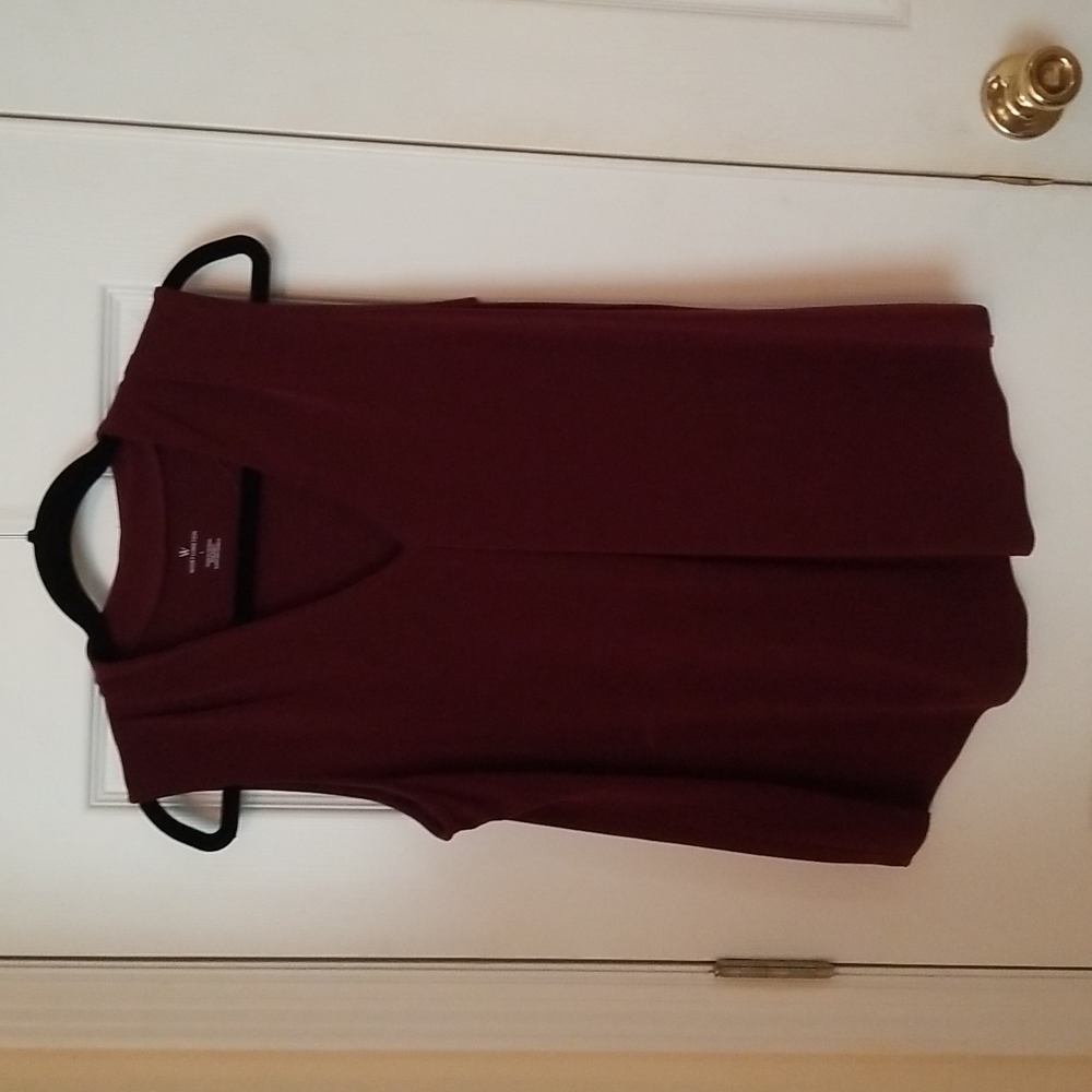 Worthington Ladies V-neck Sleeveless Blouse